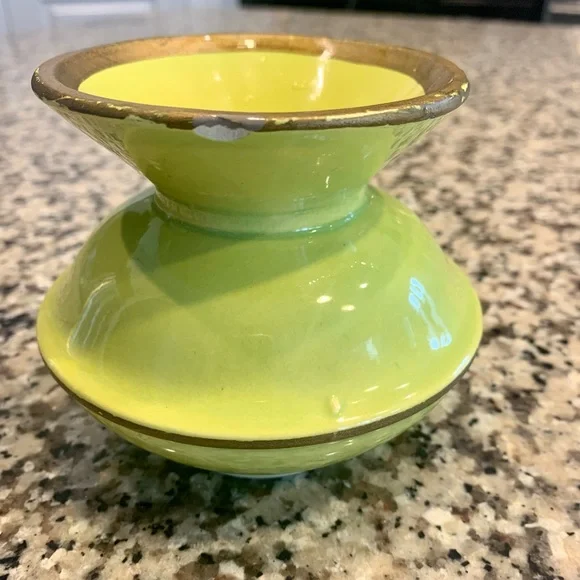 2/$20 or 3/$25 Green Vintage Vase - Picture 5 of 7